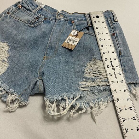 NWT Levi’s 505 507 Frayed Distressed Destroyed Denim Shorts Size 4 30” Waist New - Picture 5 of 11